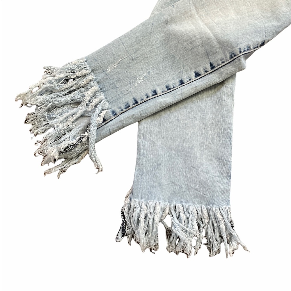 William Rast Ice Washed Fringed Hem Jeans - Picture 2 of 11